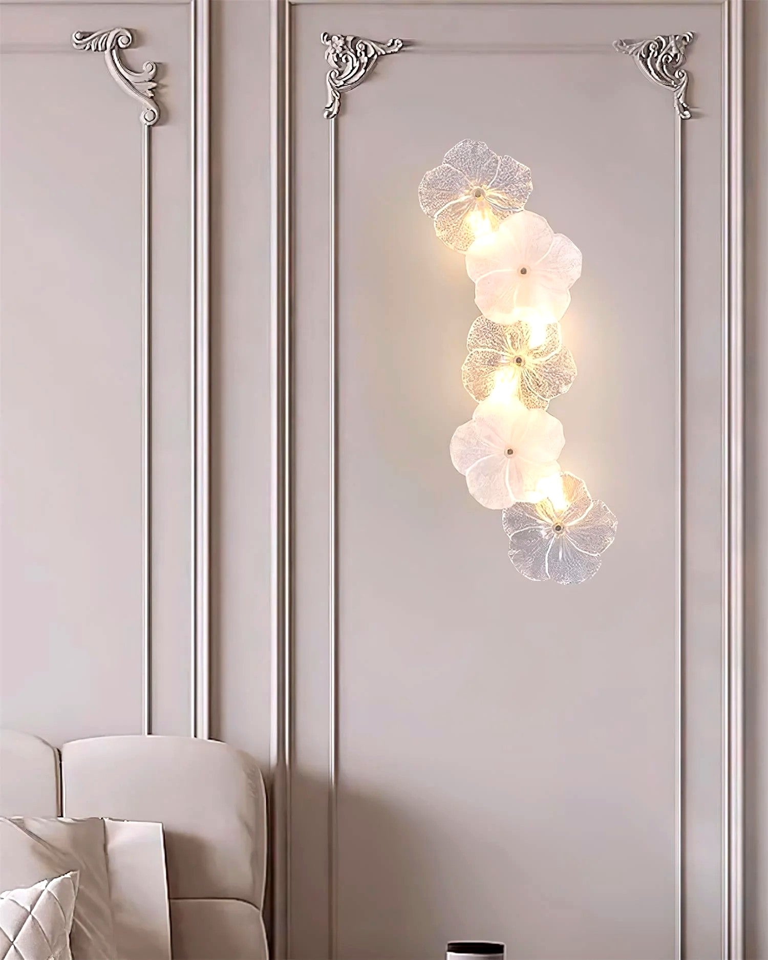 Applique Murale Fleur Pétales en Verre, Design Romantique Délicat