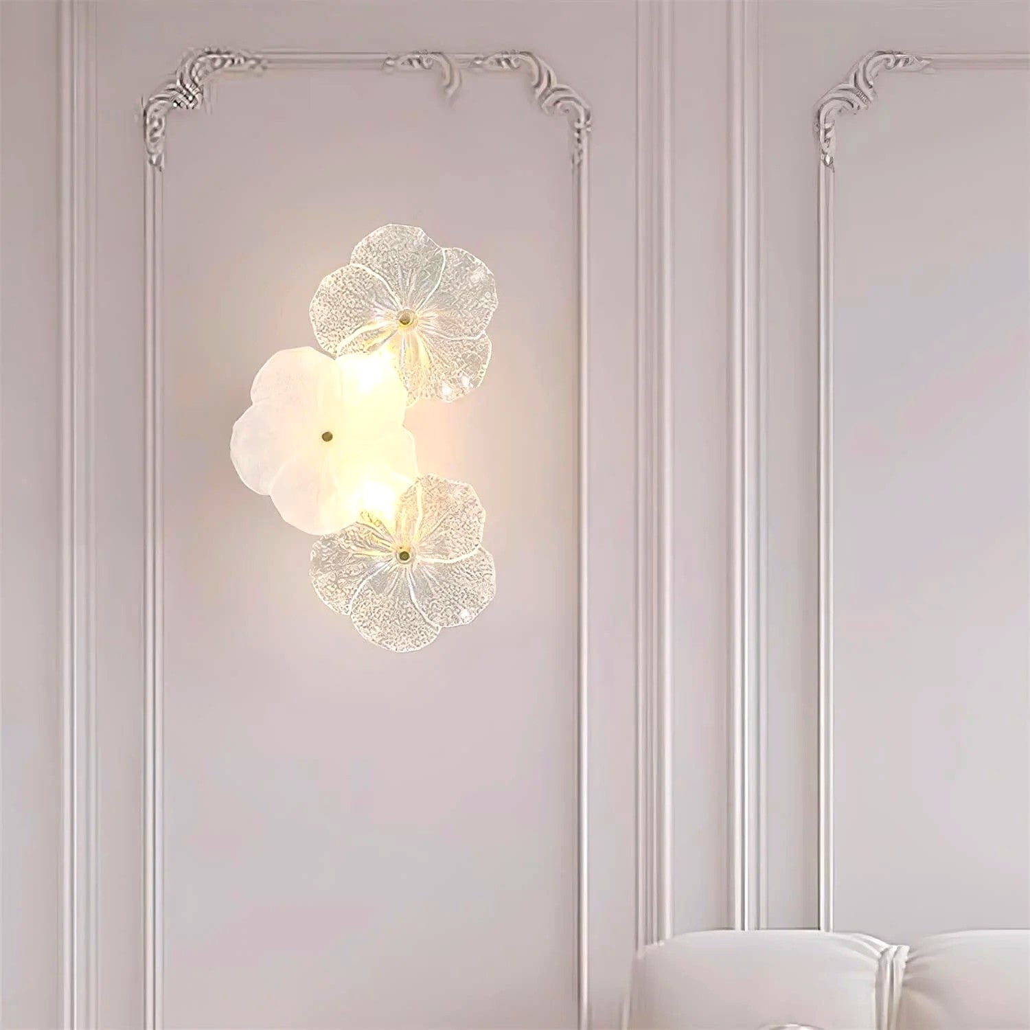 Applique Murale Fleur Pétales en Verre, Design Romantique Délicat