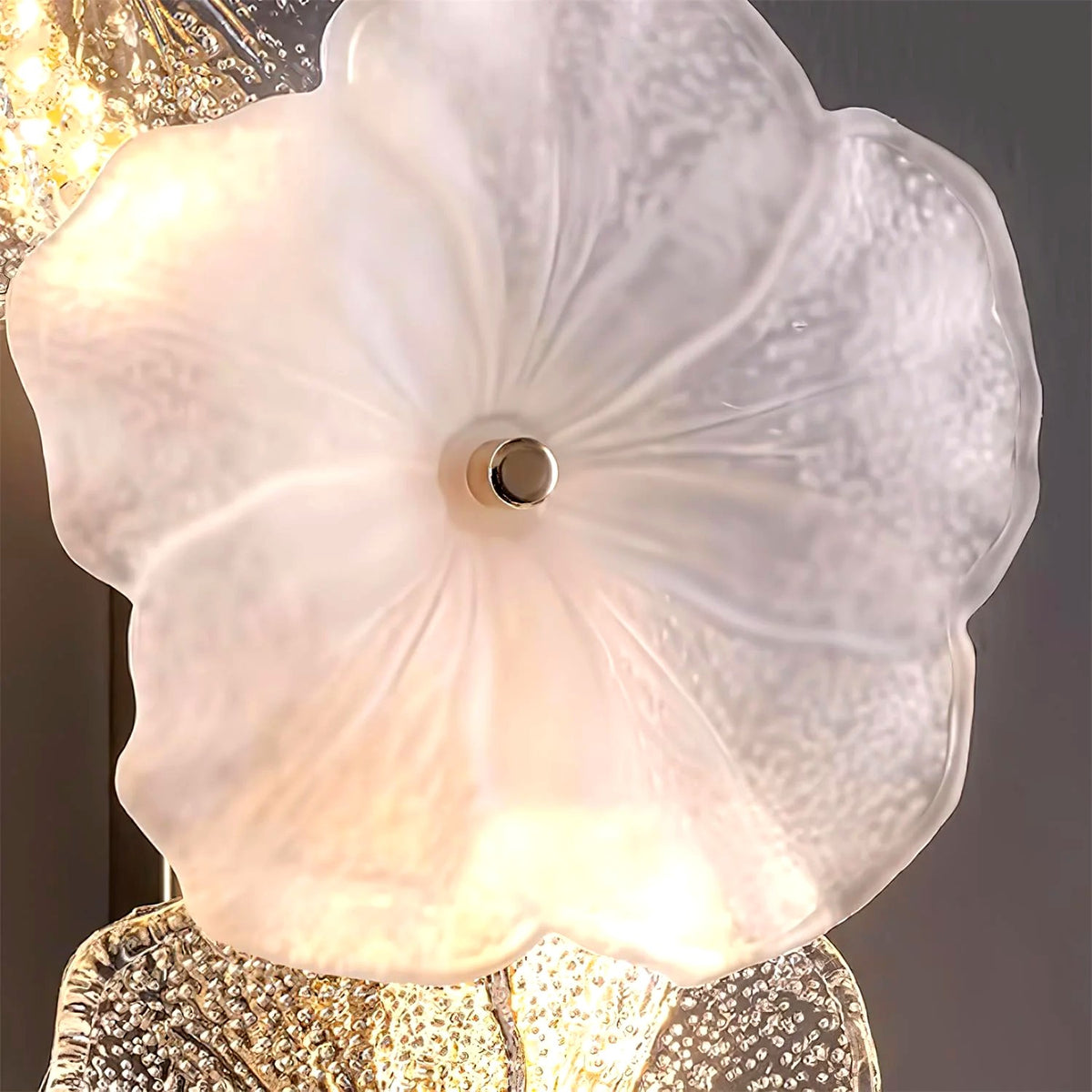 Applique Murale Fleur Pétales en Verre, Design Romantique Délicat
