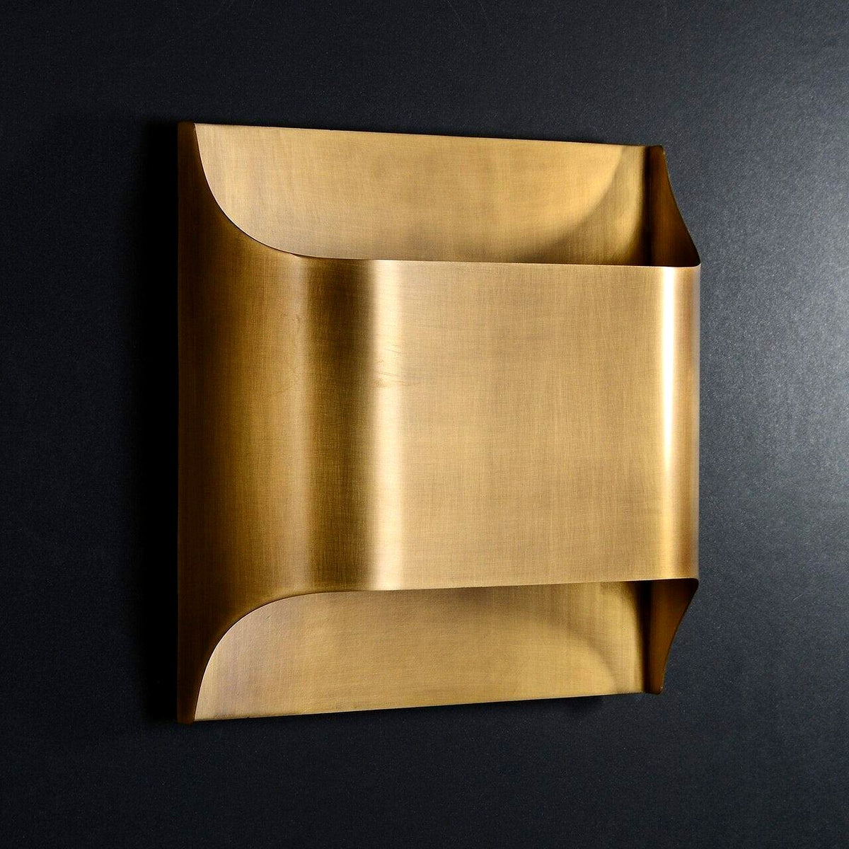 Applique Murale Laiton Art Nordique, Courbes Sculpturales Élégantes