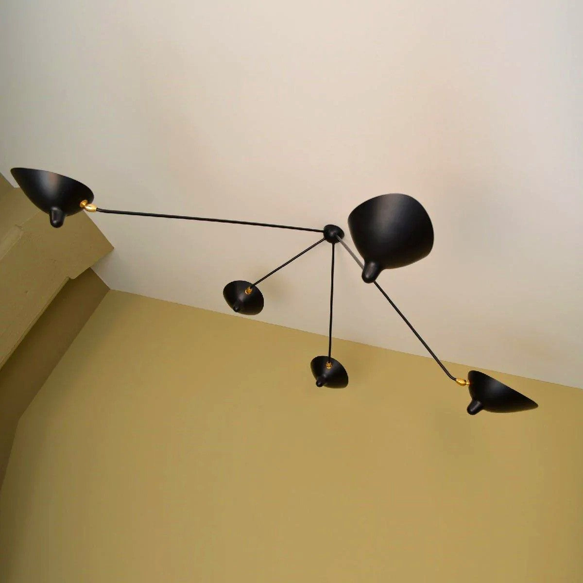 Plafonnier Bras Articulés Sculptural, Métal Aluminium Laiton Laqué