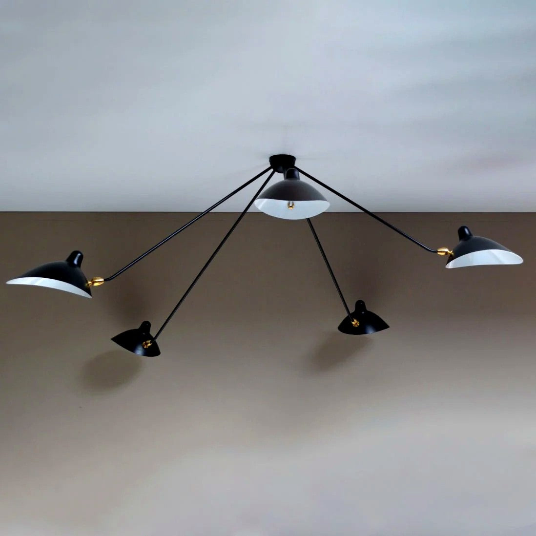 Plafonnier Bras Articulés Sculptural, Métal Aluminium Laiton Laqué