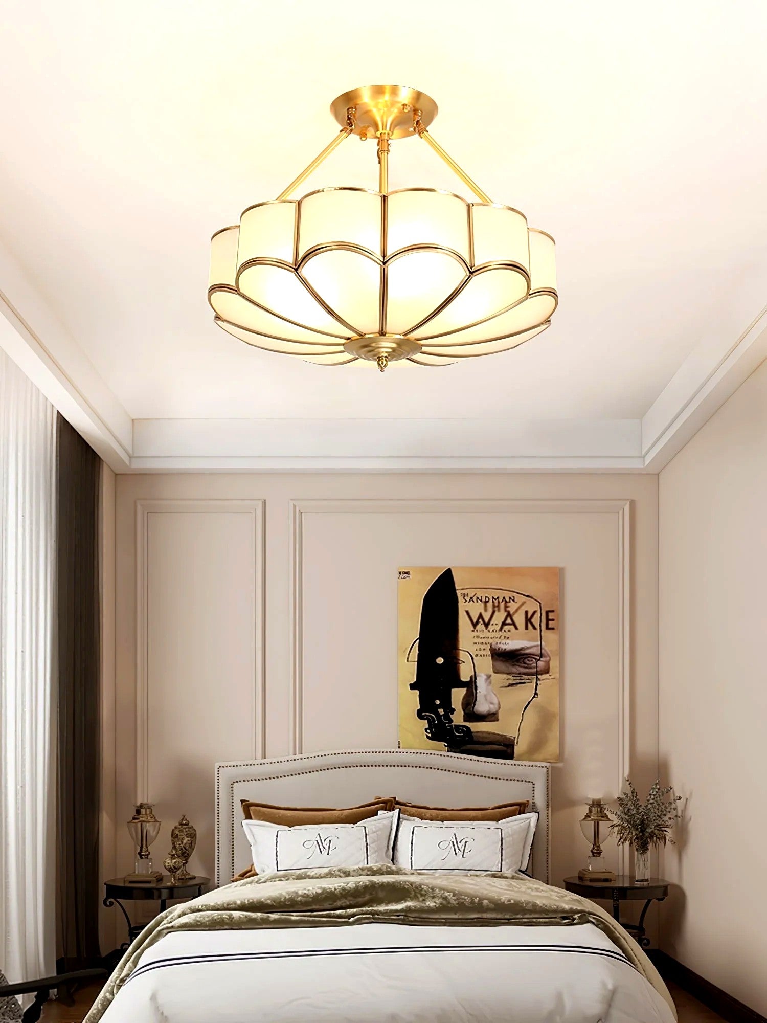 Plafonnier Pétales Verre Givré Laiton, Design Artistique Poétique