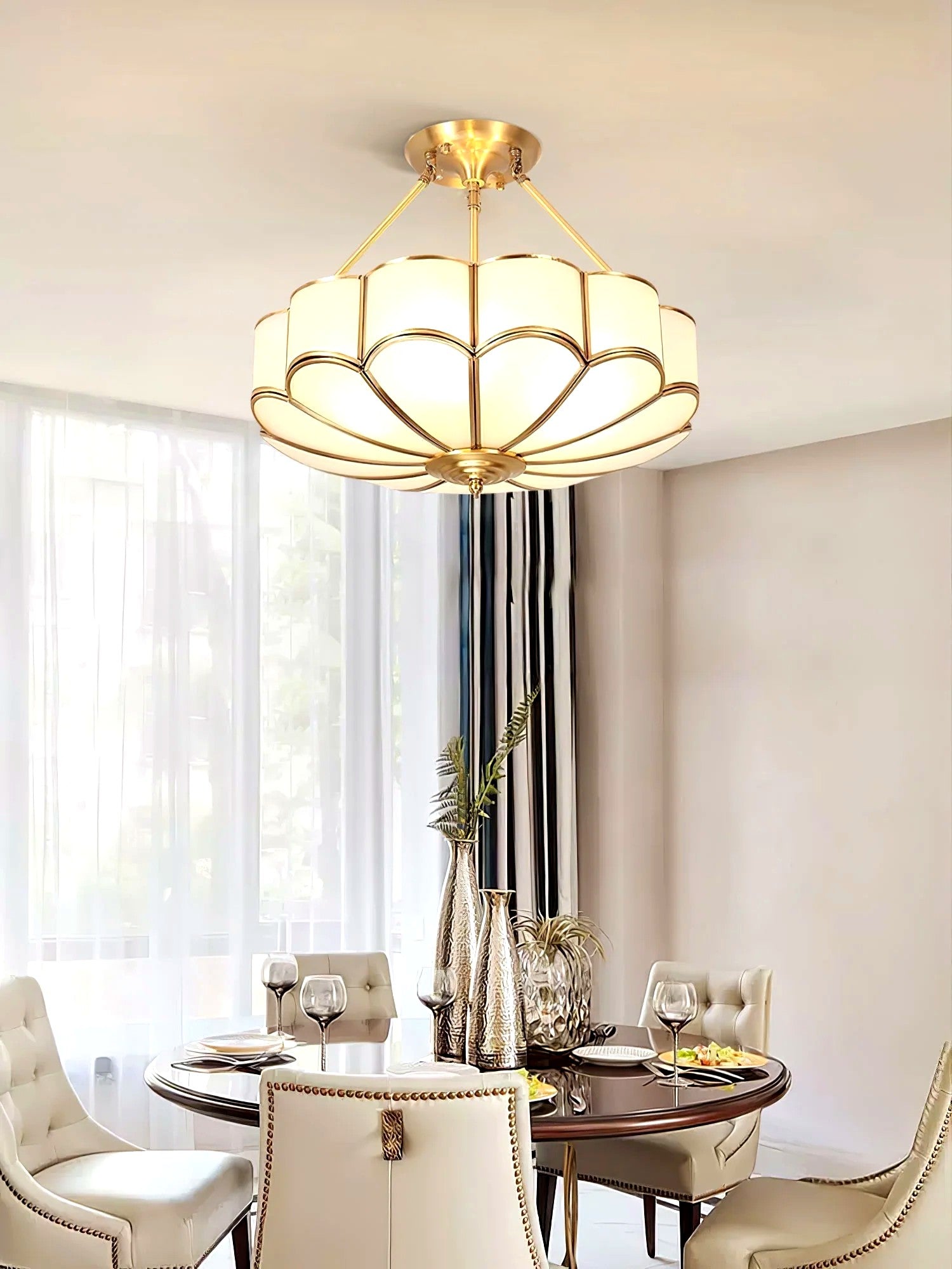 Plafonnier Pétales Verre Givré Laiton, Design Artistique Poétique