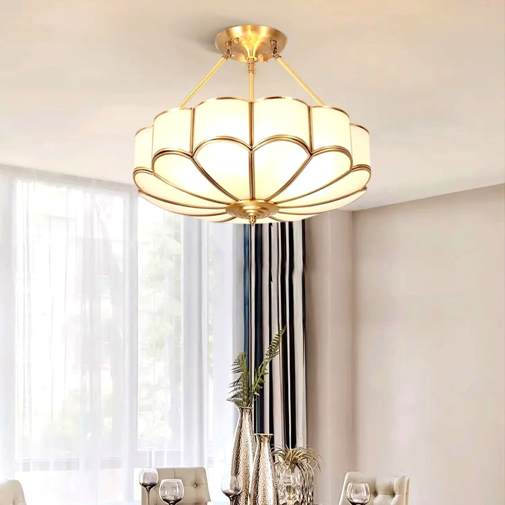 Plafonnier Pétales Verre Givré Laiton, Design Artistique Poétique