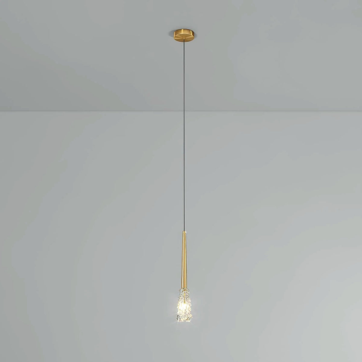 Suspension Cristal Moderne Monture Dorée, Reflets Précieux Élégants