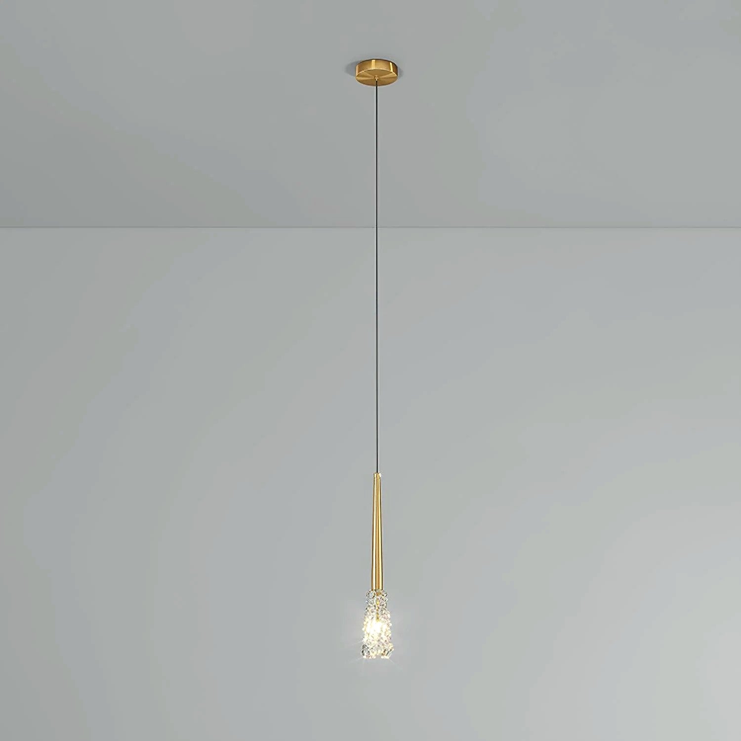 Suspension Cristal Moderne Monture Dorée, Reflets Précieux Élégants