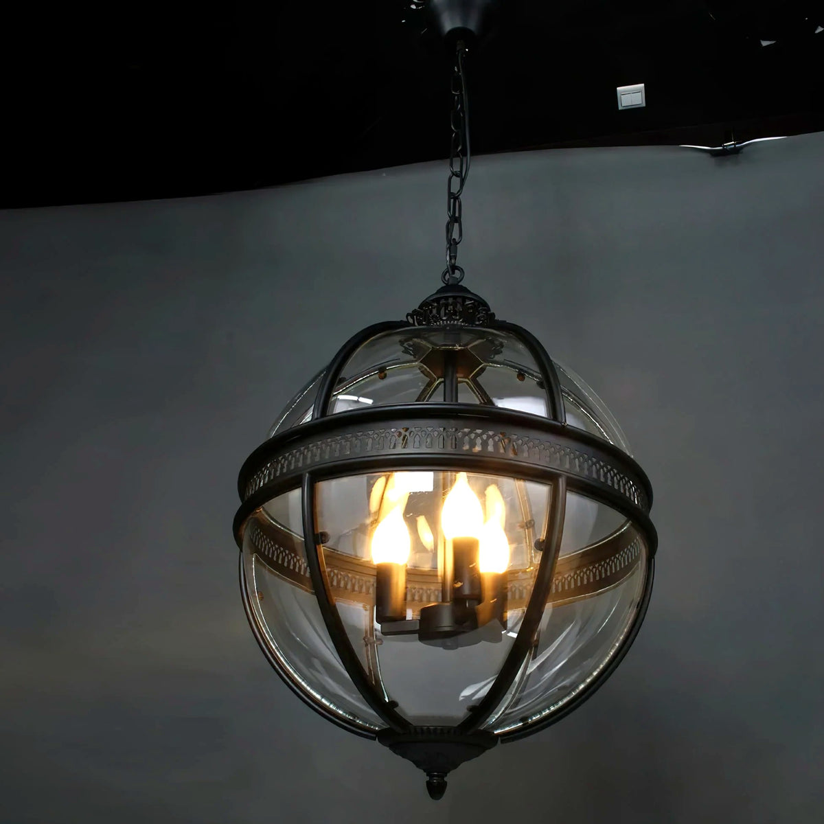 Suspension Rétro Verre Travaillé Élégante, Charme d'Époque Intemporel
